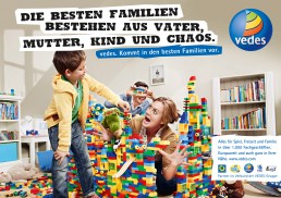 Familie mit Lego Duplo